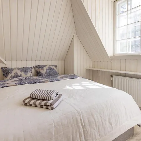 Rosa Harmony In Hanko